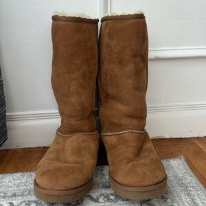 UGG Boots Tall - size 7